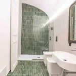 Apartment Calderai 82 1 E 2 *
