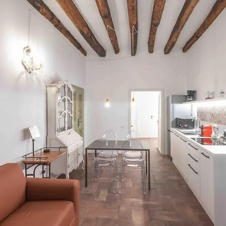 Apartman Calderai 82 1 E 2 *